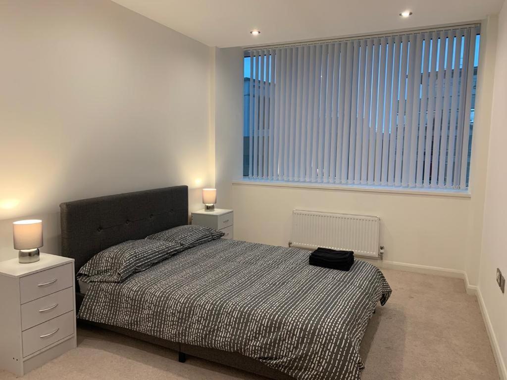 Modern 2 Bed 2 Bath Apartment In Central Croydon! Luaran gambar